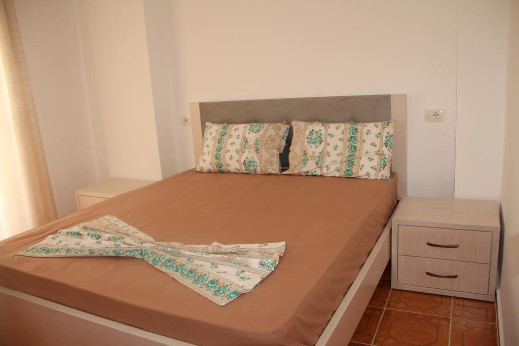 סרנדה Kristi Apartments מראה חיצוני תמונה