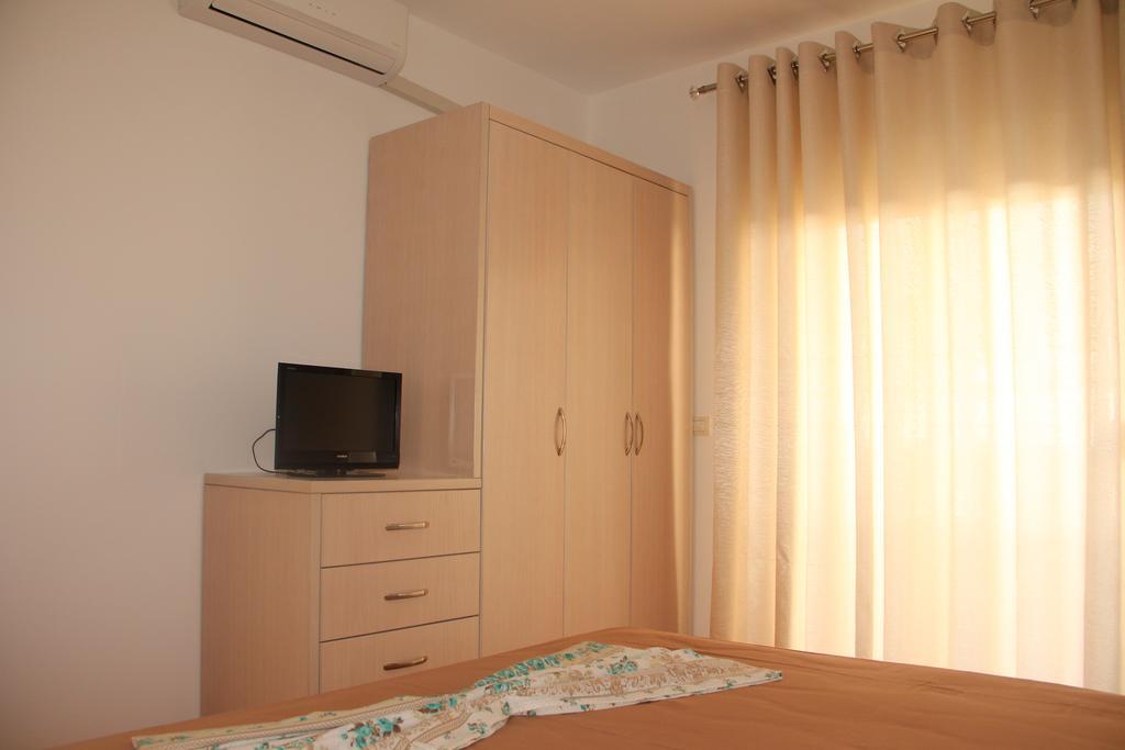 סרנדה Kristi Apartments מראה חיצוני תמונה
